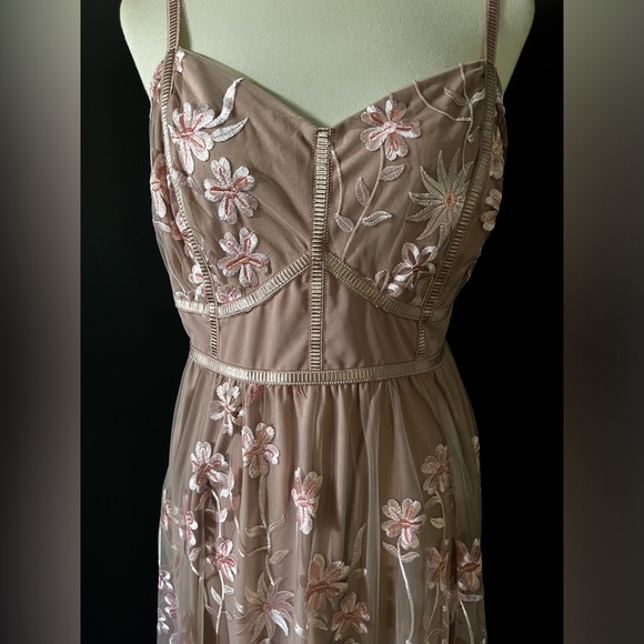 TORRID Lace Sweetheart Dress - Picture 3 of 9